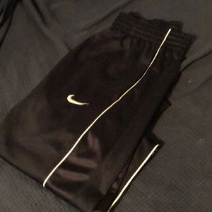 Nike Men’s dri fit basketball pants M
